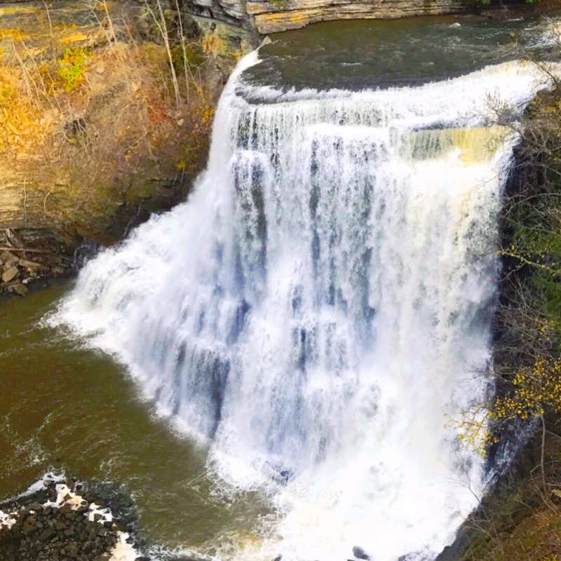 Tennessee Waterfall Hike: Burgress Falls State Park